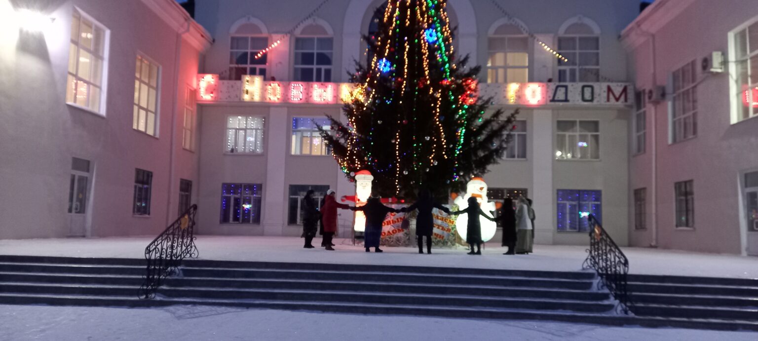 Прямая трансляция шадринск. Шадринск новогодний экстерьер. Новогодний город Шадринск 2022 фото. Площадь здобного Шадринск новый год. Шадринск 2022 новые.